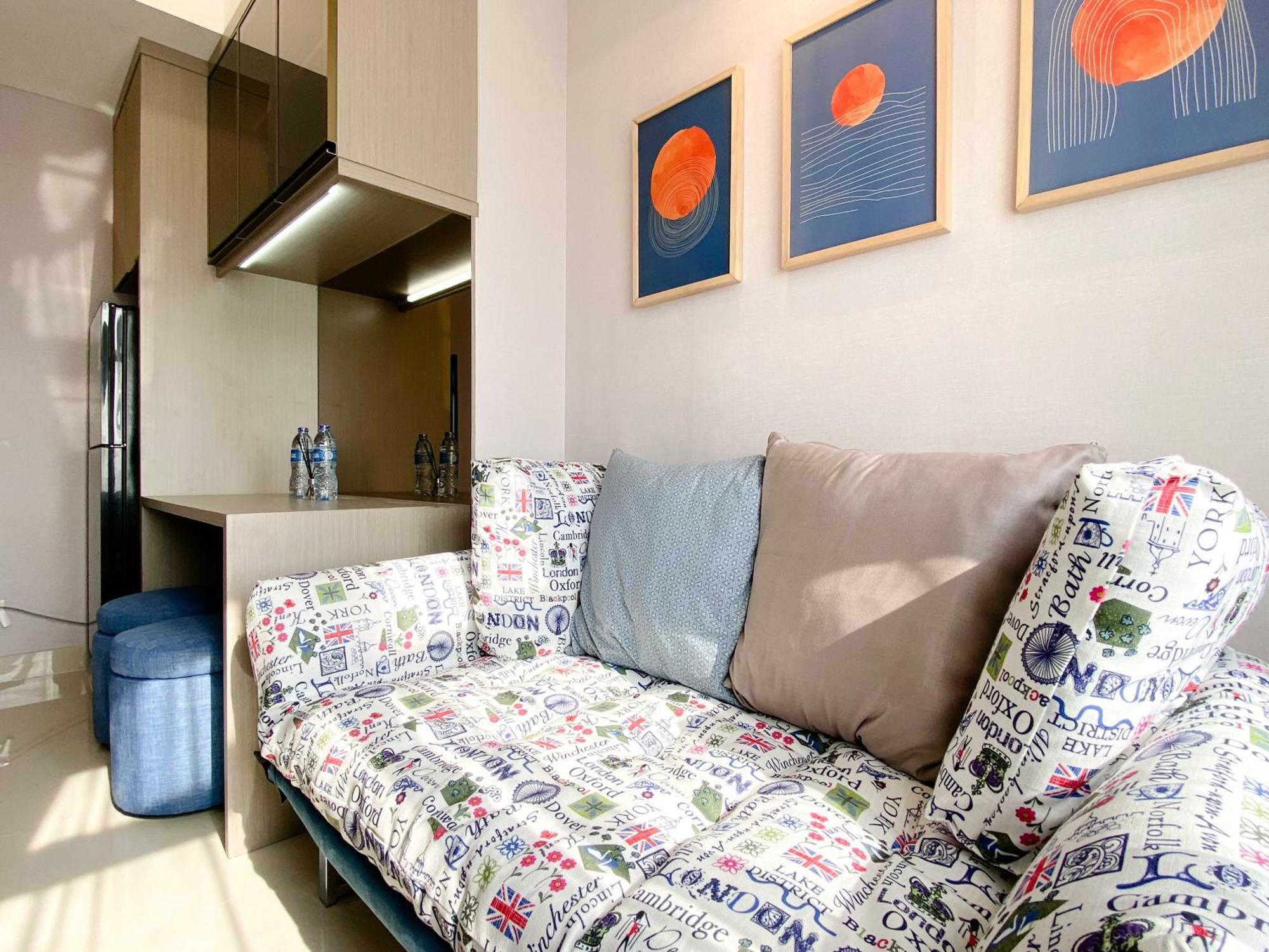 Simply And Comfortable 2Br Pollux Chadstone Apartment By Travelio Cikarang Kültér fotó