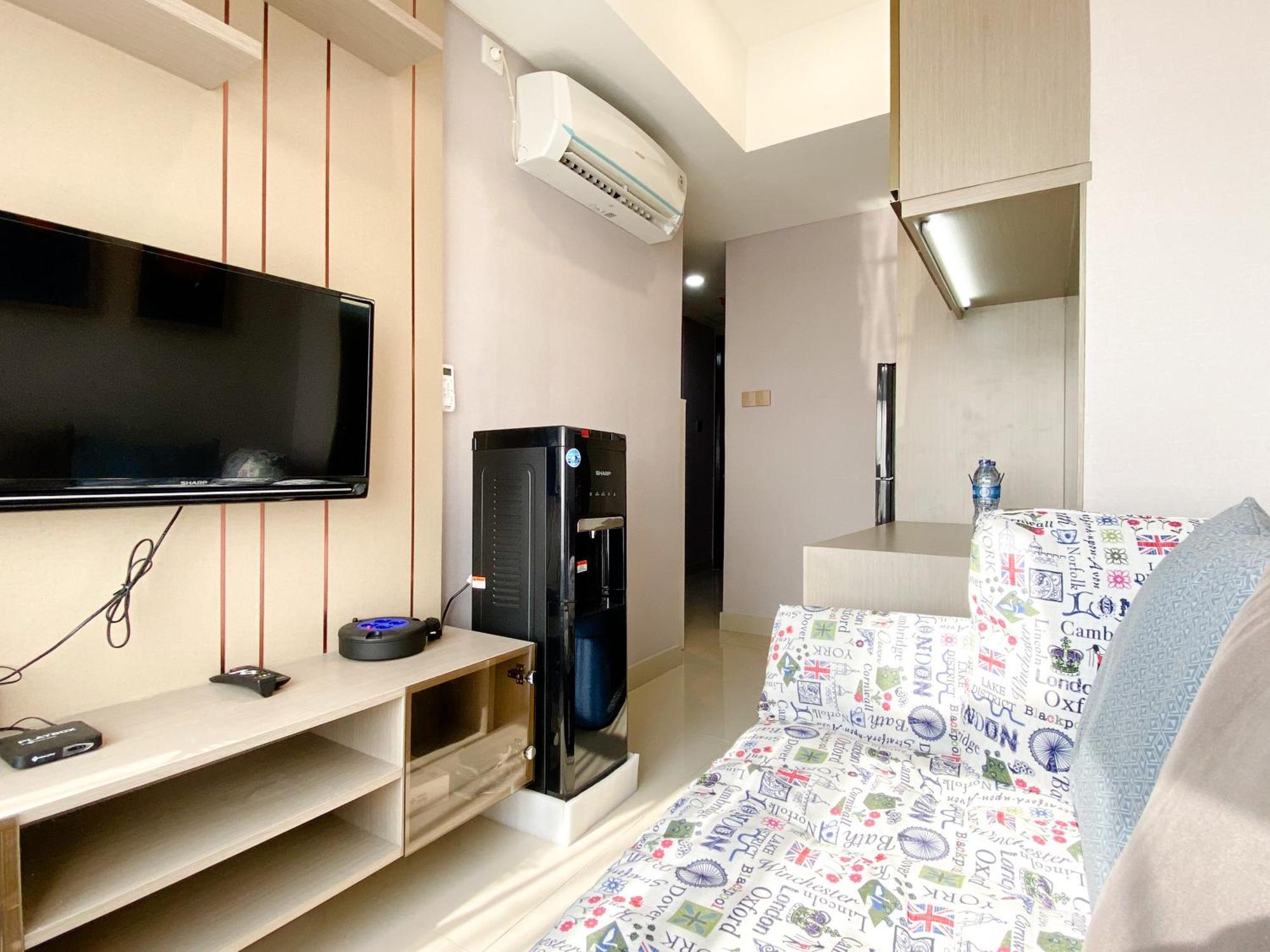 Simply And Comfortable 2Br Pollux Chadstone Apartment By Travelio Cikarang Kültér fotó